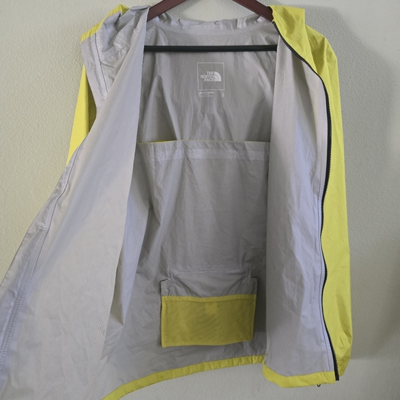 The North Face Men’s First Dawn Packable Waterproof Jacket Yellow Size  LG - Picture 6 of 8